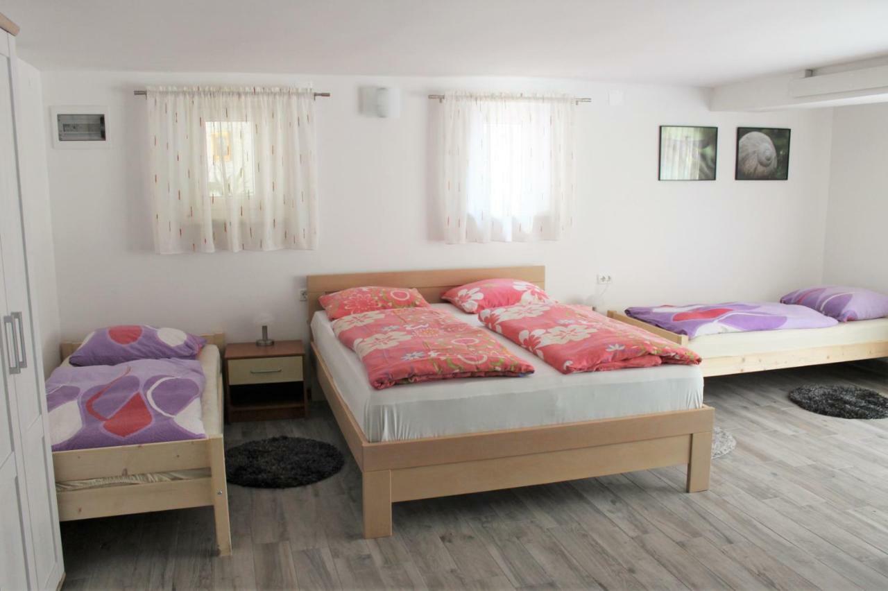 Rooms Jurca Postumia Esterno foto